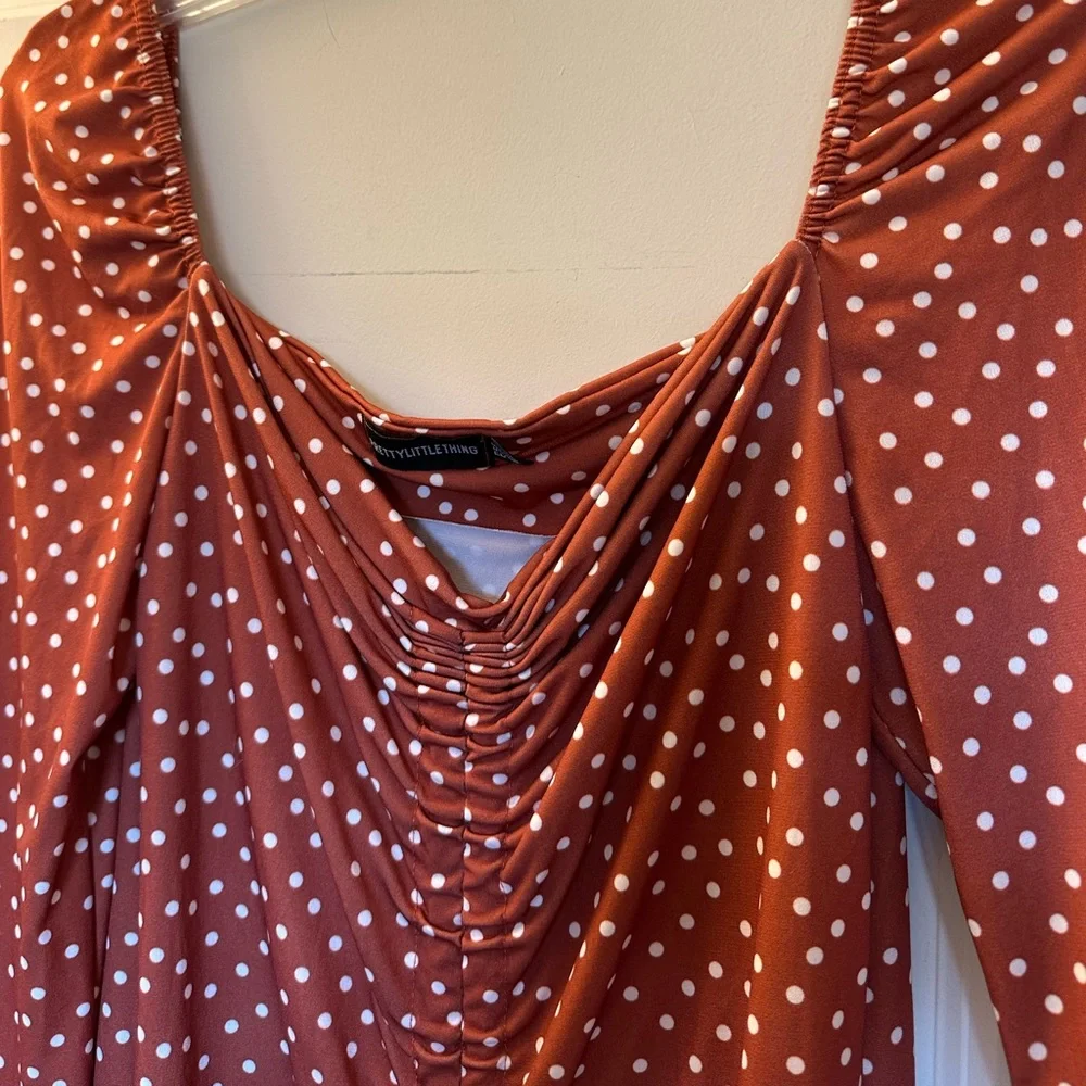 PrettyLittleThing Ruched Front Long Sleeve Bodycon Dress - Picture 7 of 8